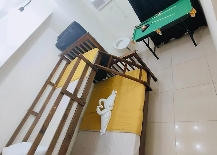 Moa Staycation Near Naia Terminal Wi-fi And Nitflex , Pool View Aparthotel Manila