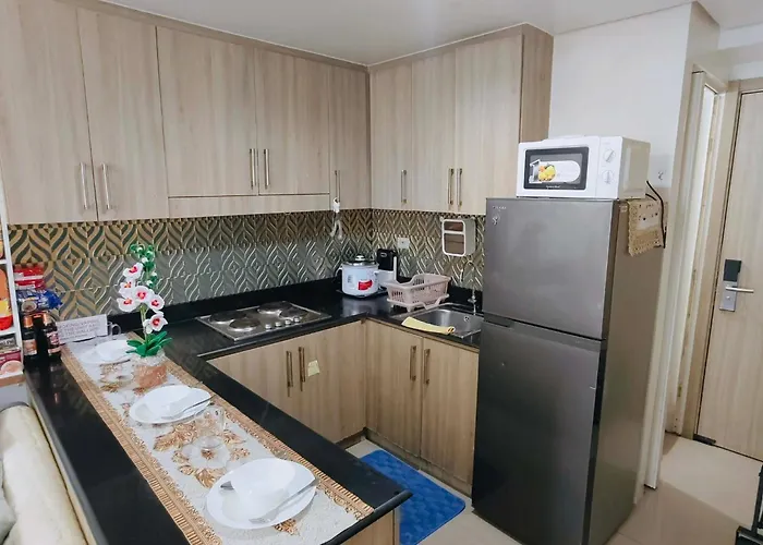 Moa Staycation Near Naia Terminal Wi-fi And Nitflex , Pool View Aparthotel Manila