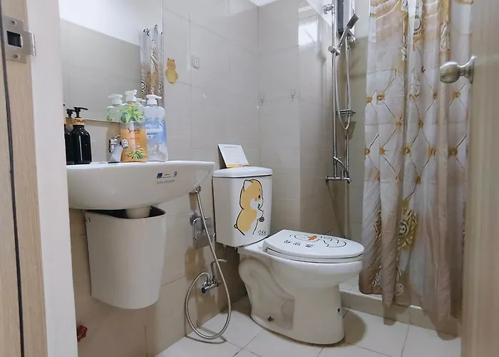 Moa Staycation Near Naia Terminal Wi-fi And Nitflex , Pool View Manila