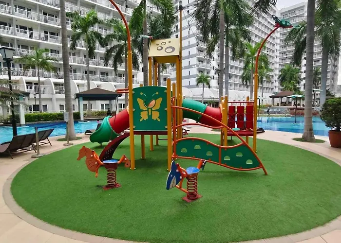 Moa Staycation Near Naia Terminal Wi-fi And Nitflex , Pool View Aparthotel Manila