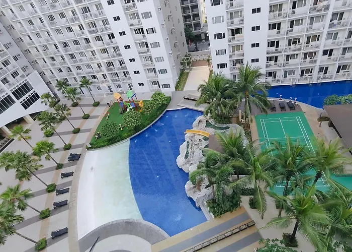 Moa Staycation Near Naia Terminal Wi-fi And Nitflex , Pool View Aparthotel Manila